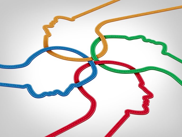 Image of 4 heads to represent collaboration